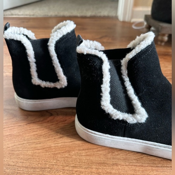 Lucky Brand Women’s Kichai Cozy Chelsea Boot. Size 9 - Picture 2 of 8